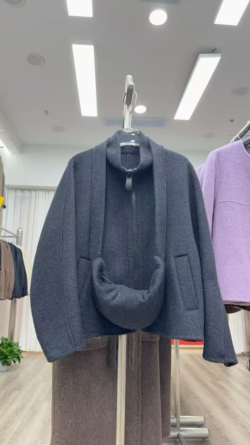 绵羊毛双面呢短款大衣女 背包搭配小个子毛呢外套