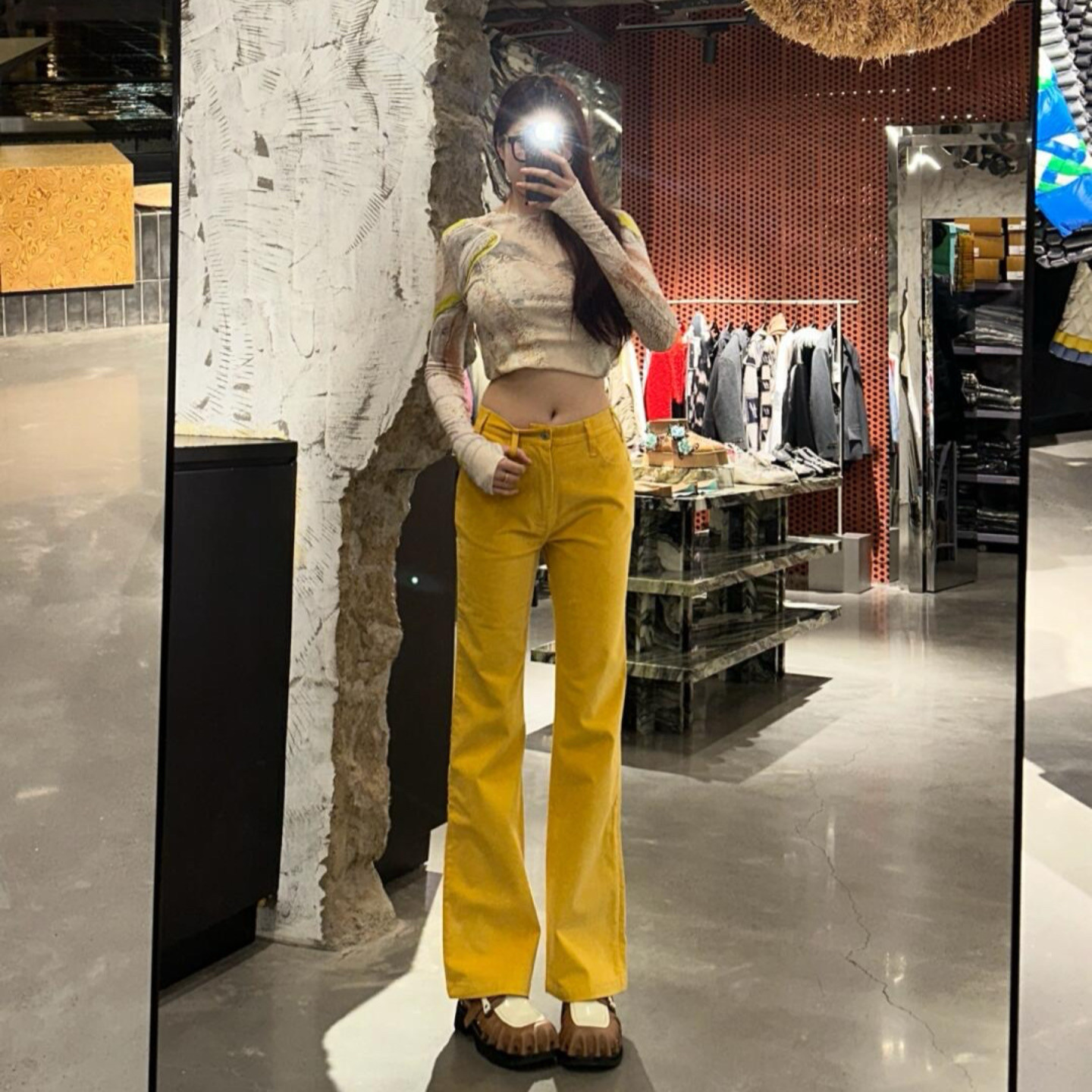 黄色牛仔裤女2026年春新款时尚潮流小个子高腰显瘦街头微喇直筒裤