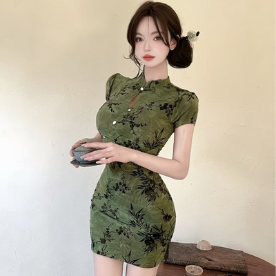 复古表演年轻款印花旗袍显身材