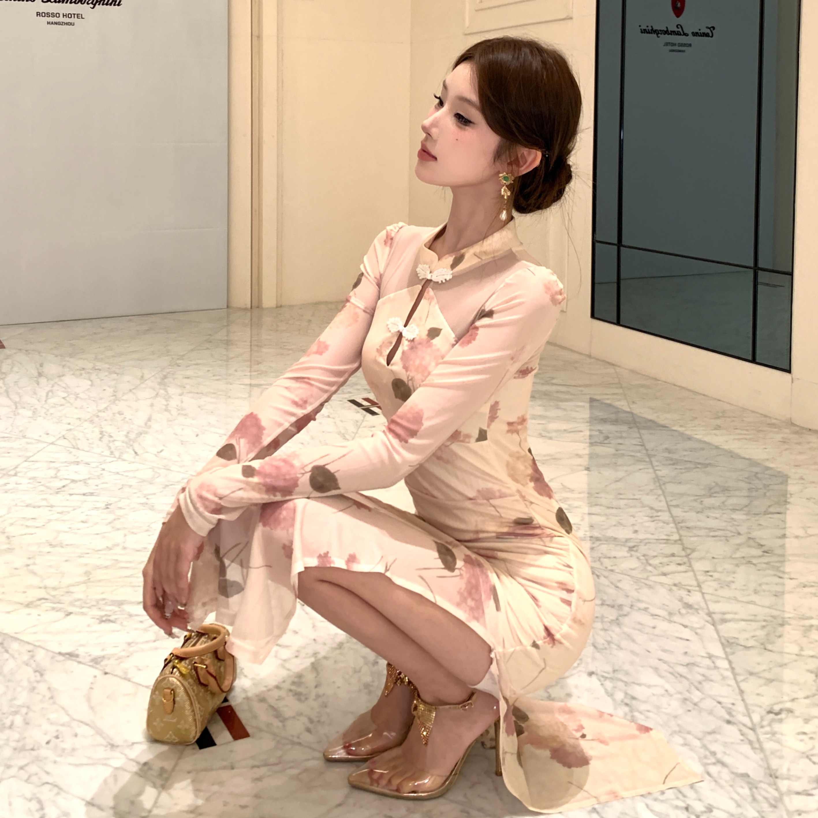 气质纯欲性感约会修身包臀开叉网纱长袖复古旗袍连衣裙女技师工服