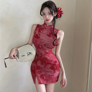 新中式复古纯欲性感约会修身包臀年轻短款旗袍改良连衣裙女技师服