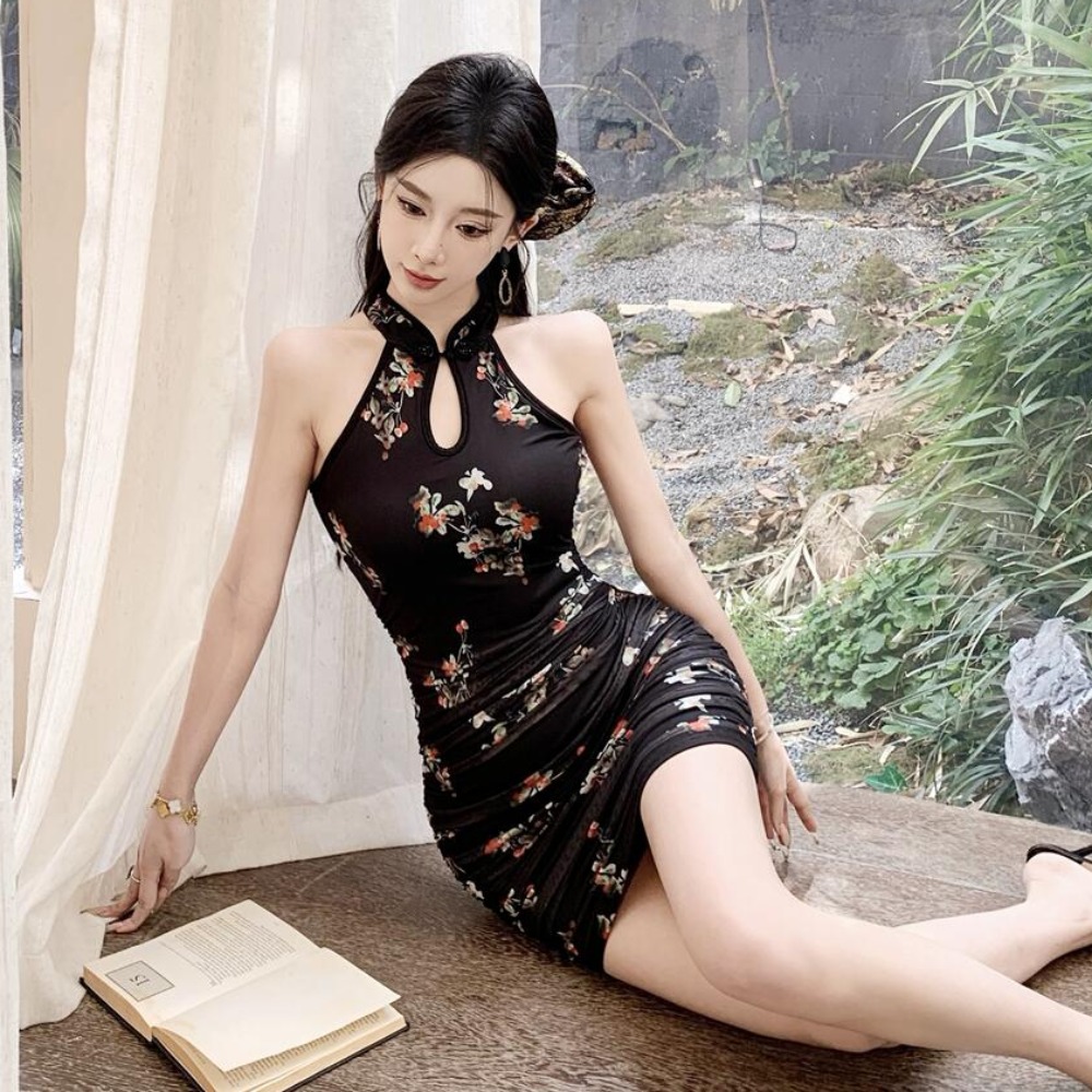 2025新中式复古国风短款无袖改良旗袍连衣裙女技师服性感包臀裙子