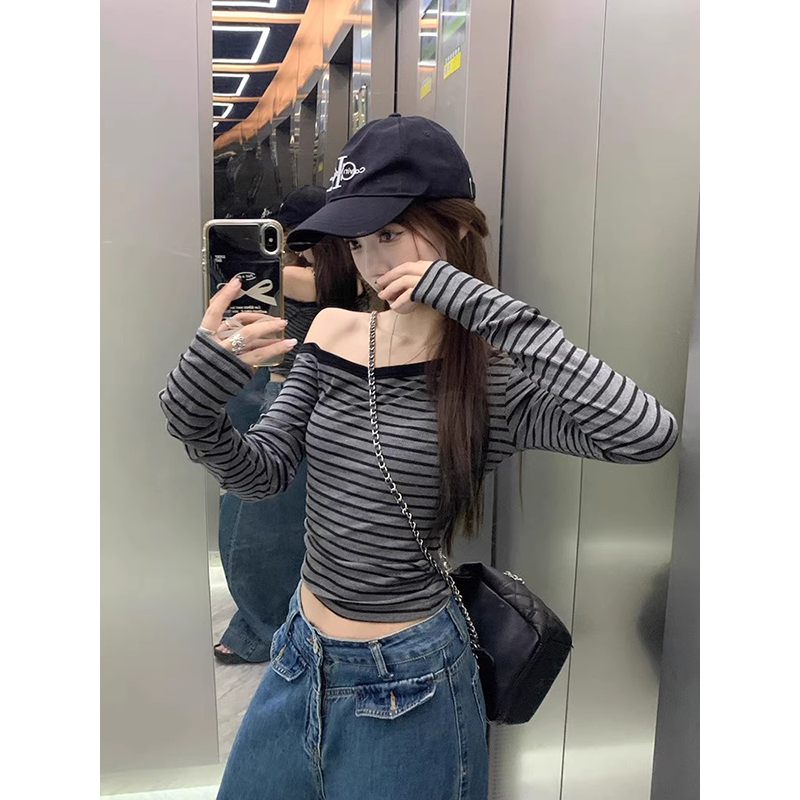 纯欲风斜肩撞色条纹长袖t恤女