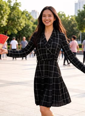 2026年春秋季新品女装韩版时尚翻领宽松显瘦中长款套头长袖连衣裙