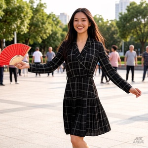 2026年春秋季新品女装韩版时尚翻领宽松显瘦中长款套头长袖连衣裙