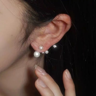 2026新款爆款悬浮珍珠耳钉设计感秋冬高级感耳钉女法式轻奢耳饰