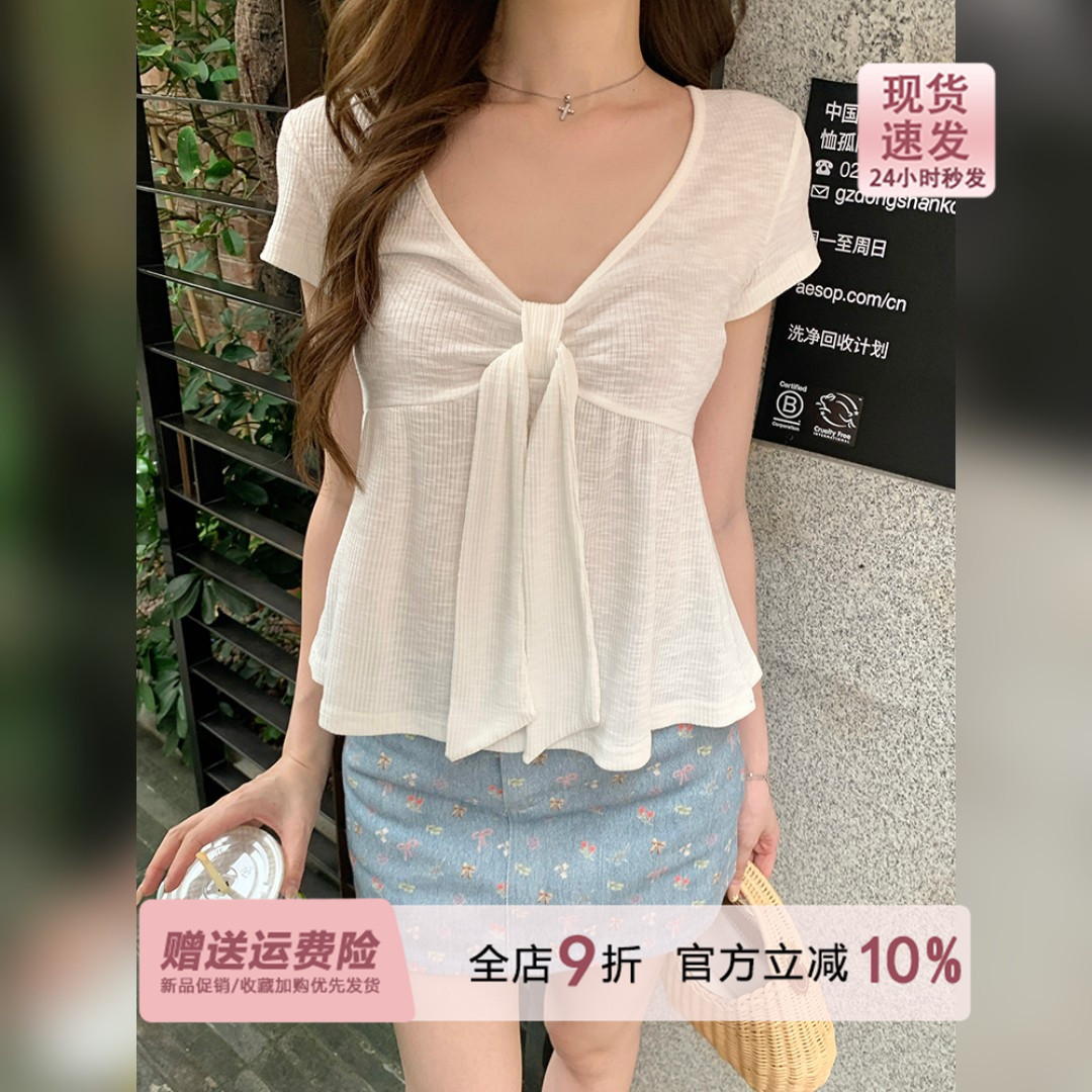 巨好看的白色深v领绑带短袖t恤女夏季2026新款宽松娃娃衫正肩上衣图片