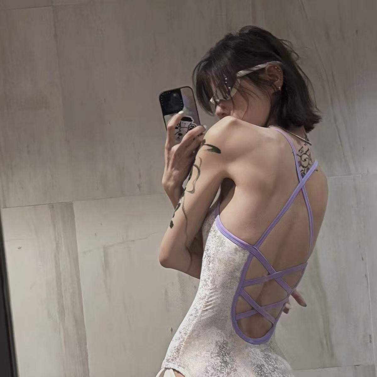 【鎏金花火】新款成人女士三角连体露背遮肉显瘦专业竞速泳衣女