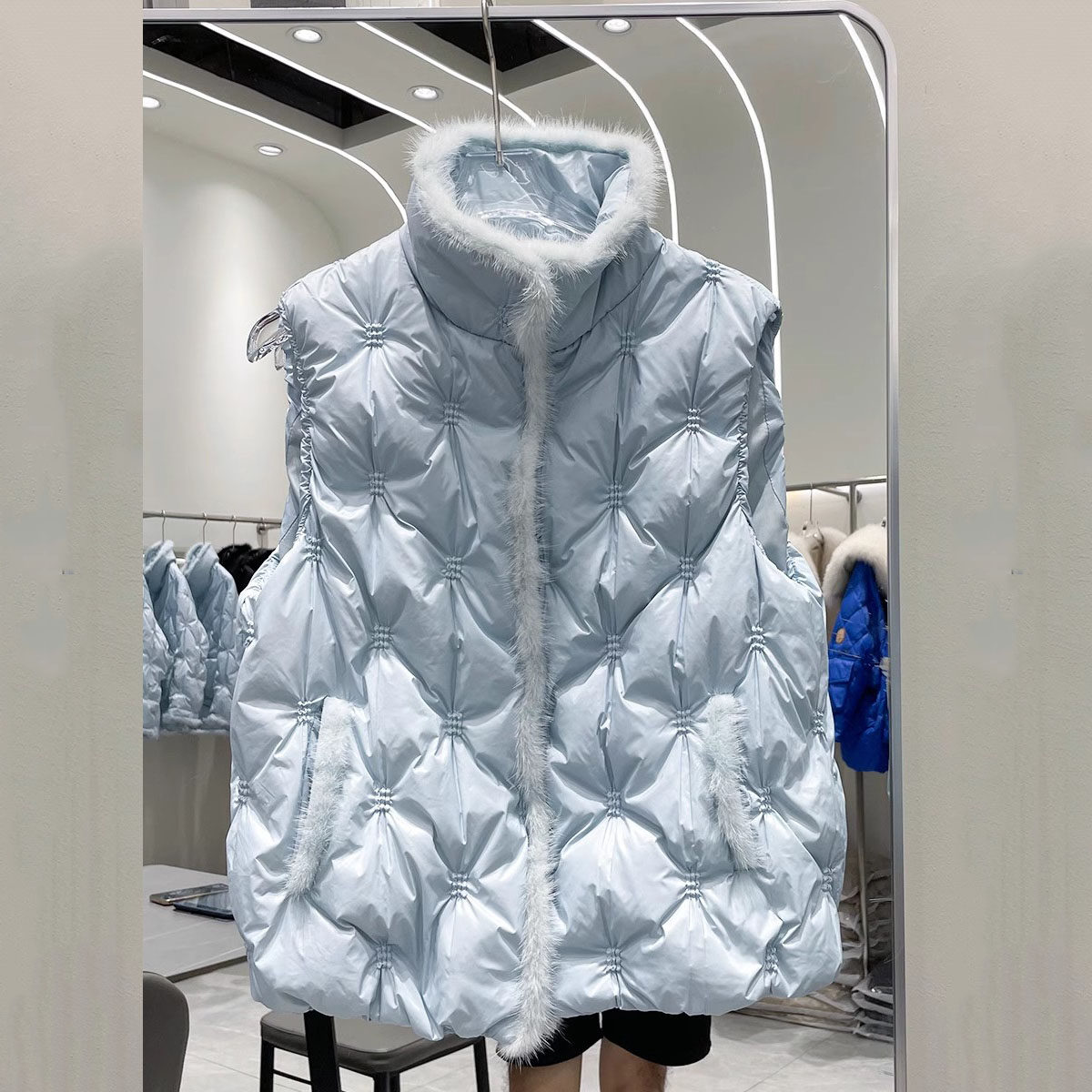 秋冬时尚设计真水貂毛羽绒服女马甲背心短款加厚保暖无袖外套