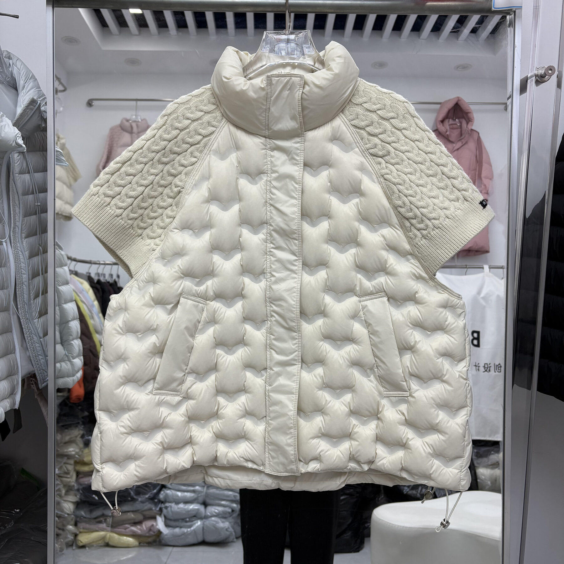 秋冬韩版宽松立领羽绒服马甲女短款保暖背心坎肩外套压胶针织拼接