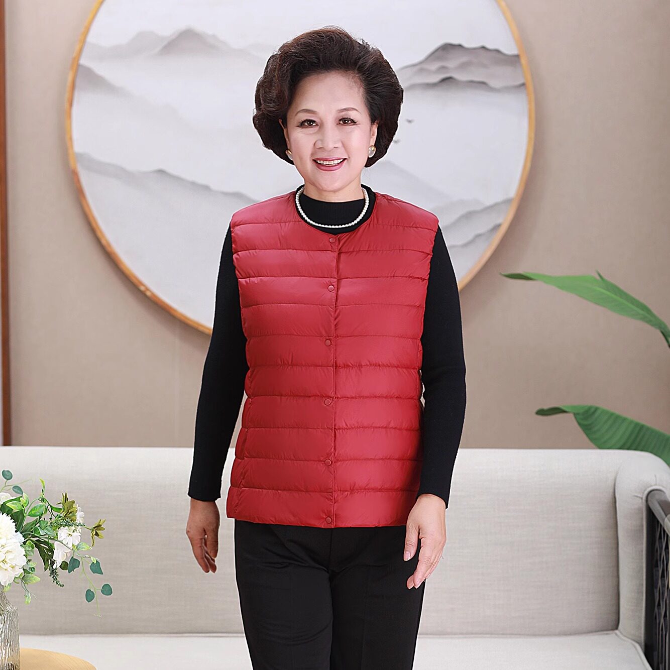 中老年背心妈妈轻薄圆领羽绒服内胆羽绒马甲女装大码保暖坎肩马夹