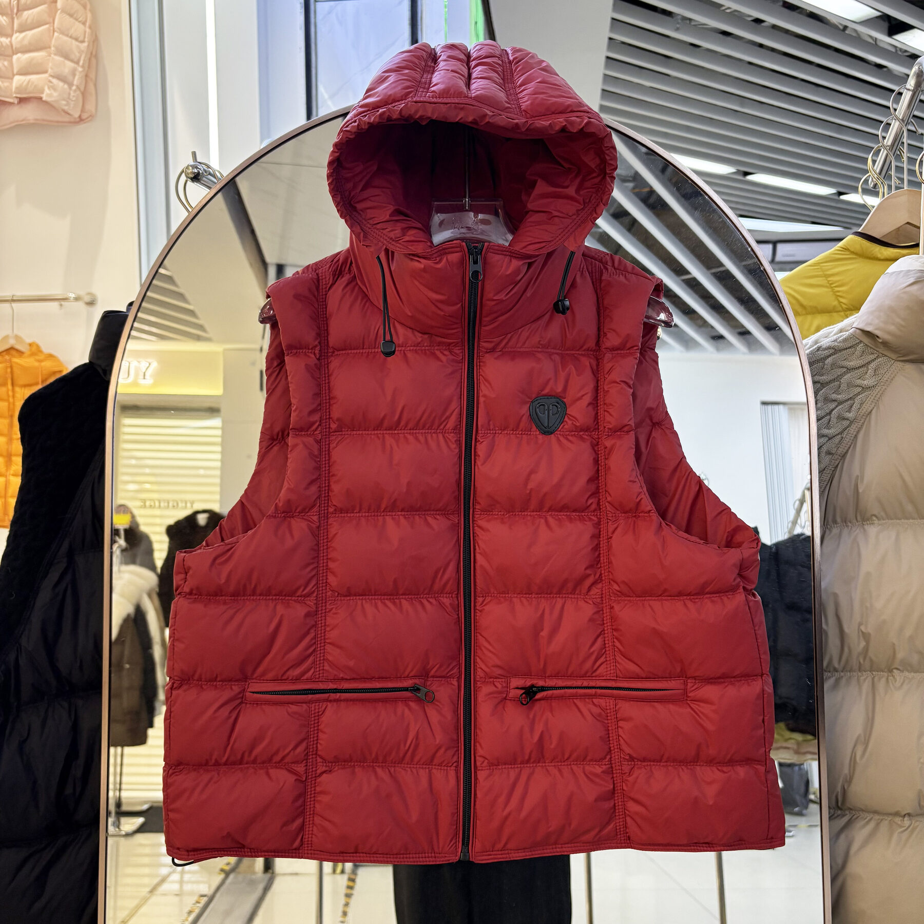 秋冬韩版宽松连帽羽绒服女马甲短款背心坎肩时尚百搭剪刀标