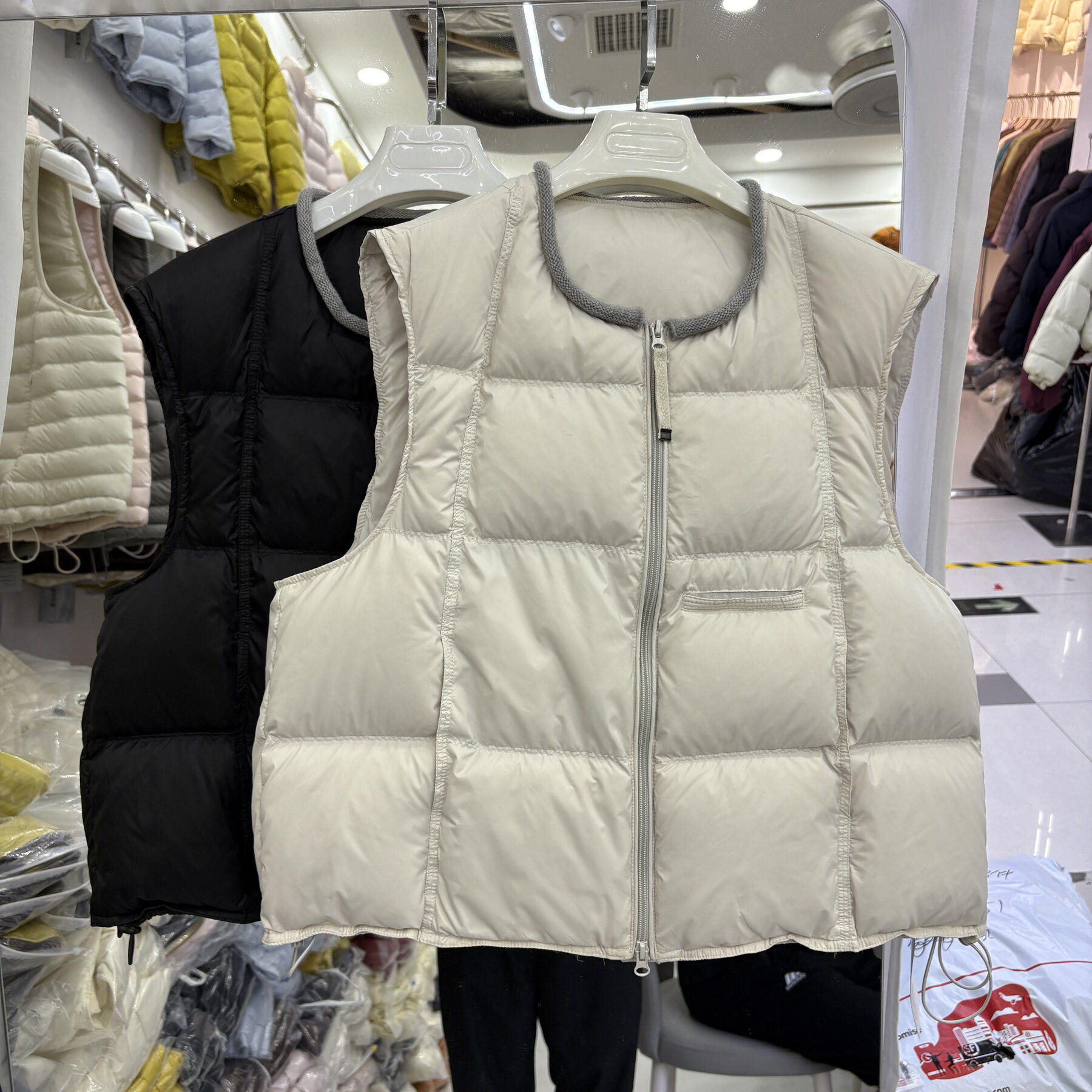 秋冬韩版宽松无领羽绒服女马甲短款背心坎肩时尚简约百搭