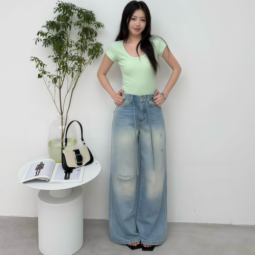 春夏百搭显瘦破洞高腰女牛仔裤
