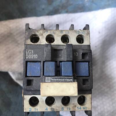 配件交流接触器LC1D0910议价