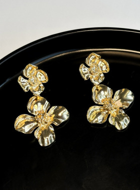 s925银针韩国金属冷淡风花朵欧美夸张轻奢设计感耳钉耳饰