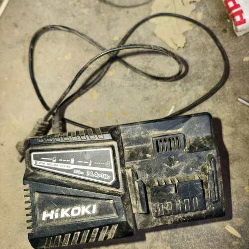 议价HiKOKI原装14.4V-18V锂电池充电器。
