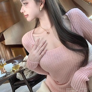 定制高級婴驼绒绵羊毛温柔女人味显瘦坑条上衣 Api私服大U领