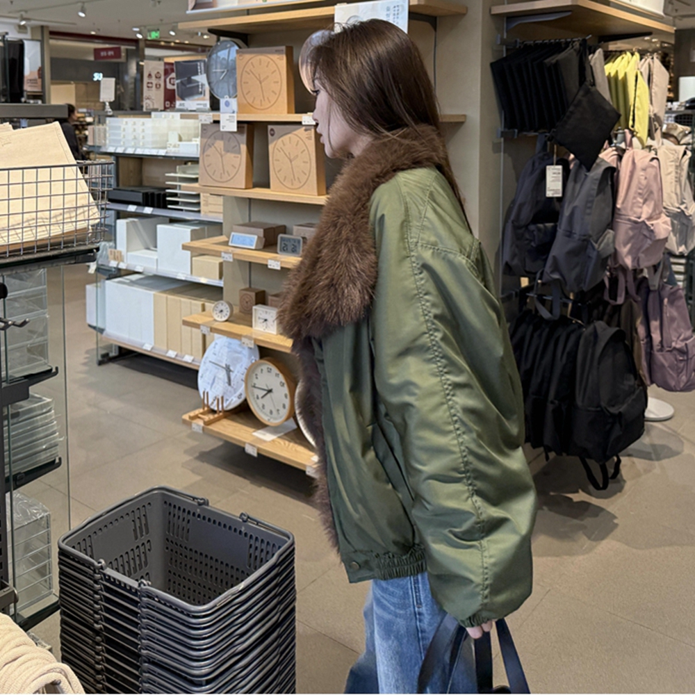 工装风大毛领显瘦简约双面穿派克服女秋冬新品短款军绿色夹克外套