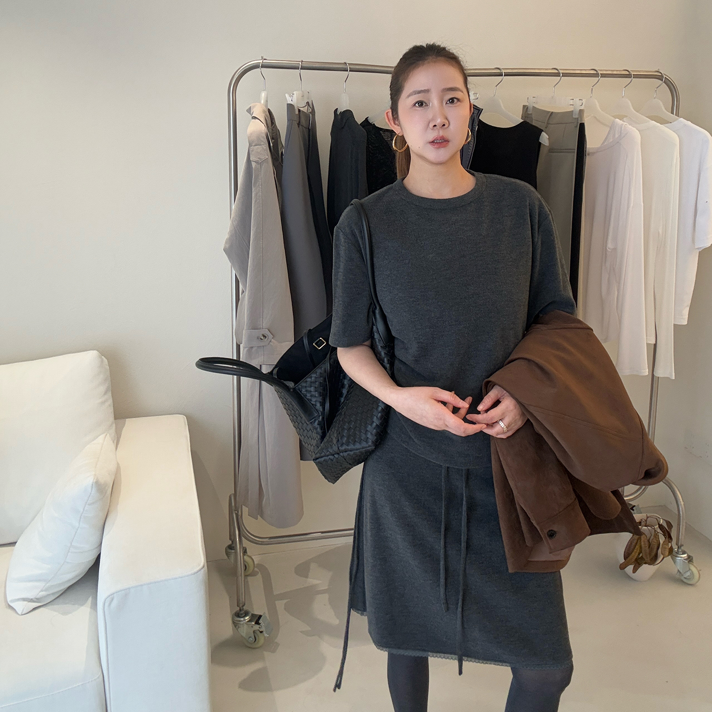 widelia陈姬儿秋季韩系质感灰色圆领短袖毛衣+半身裙两件套装8172