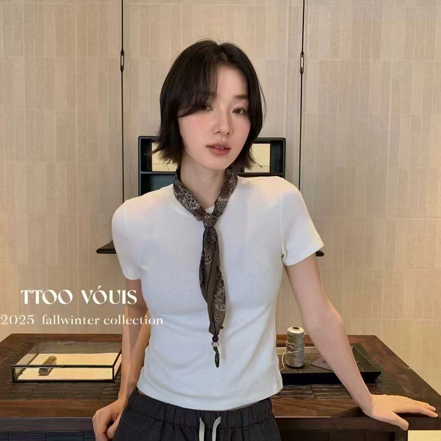 T.TOO 秋季韩系简约圆领纯色短袖T恤女百搭打底上衣配丝巾2237