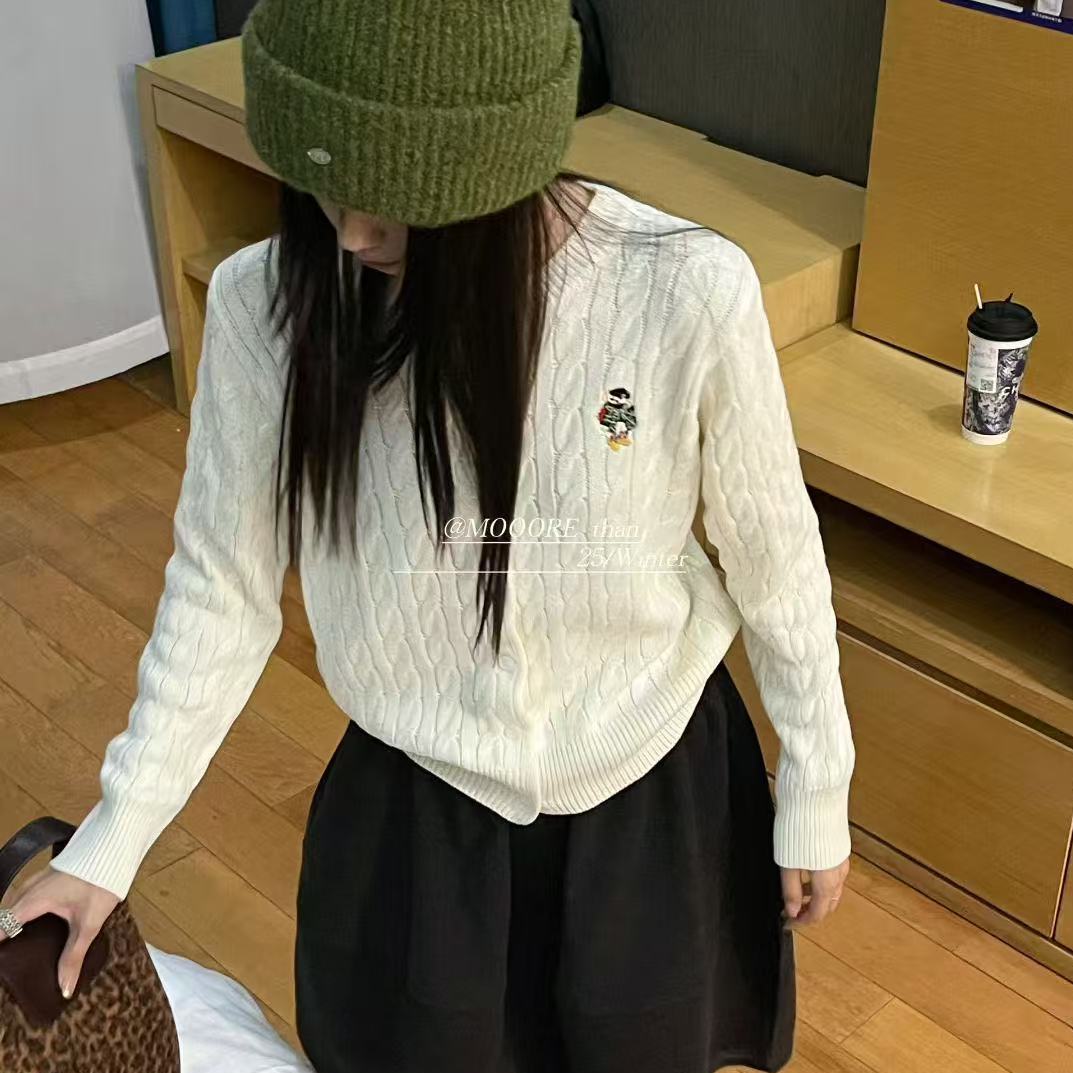 2025冬季新款圆领麻花针织衫女可爱卡通刺绣外搭毛衣开衫外套2066