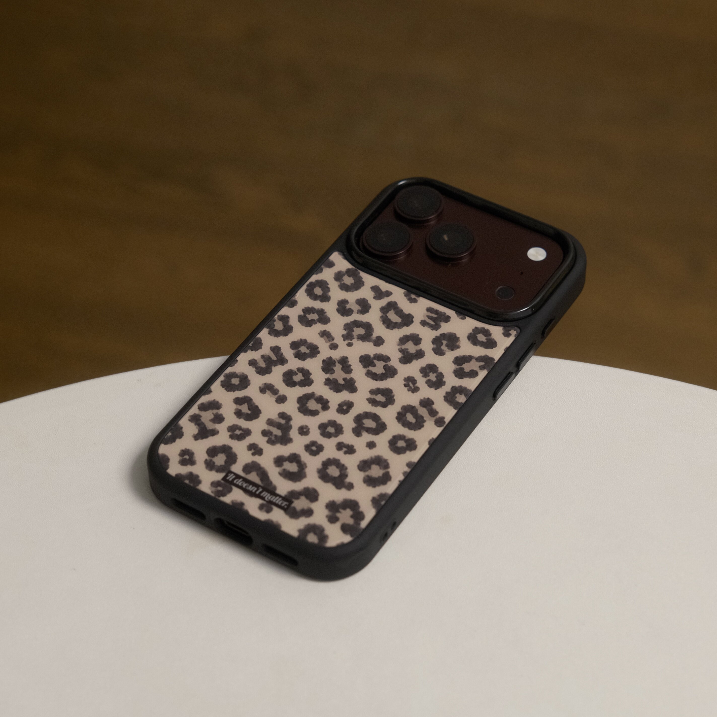itdoesnt小众复古豹纹磨砂亚克力磁吸手机壳iPhone17promax手机壳16pro黑框软边15手机壳14pro全包16神甲壳