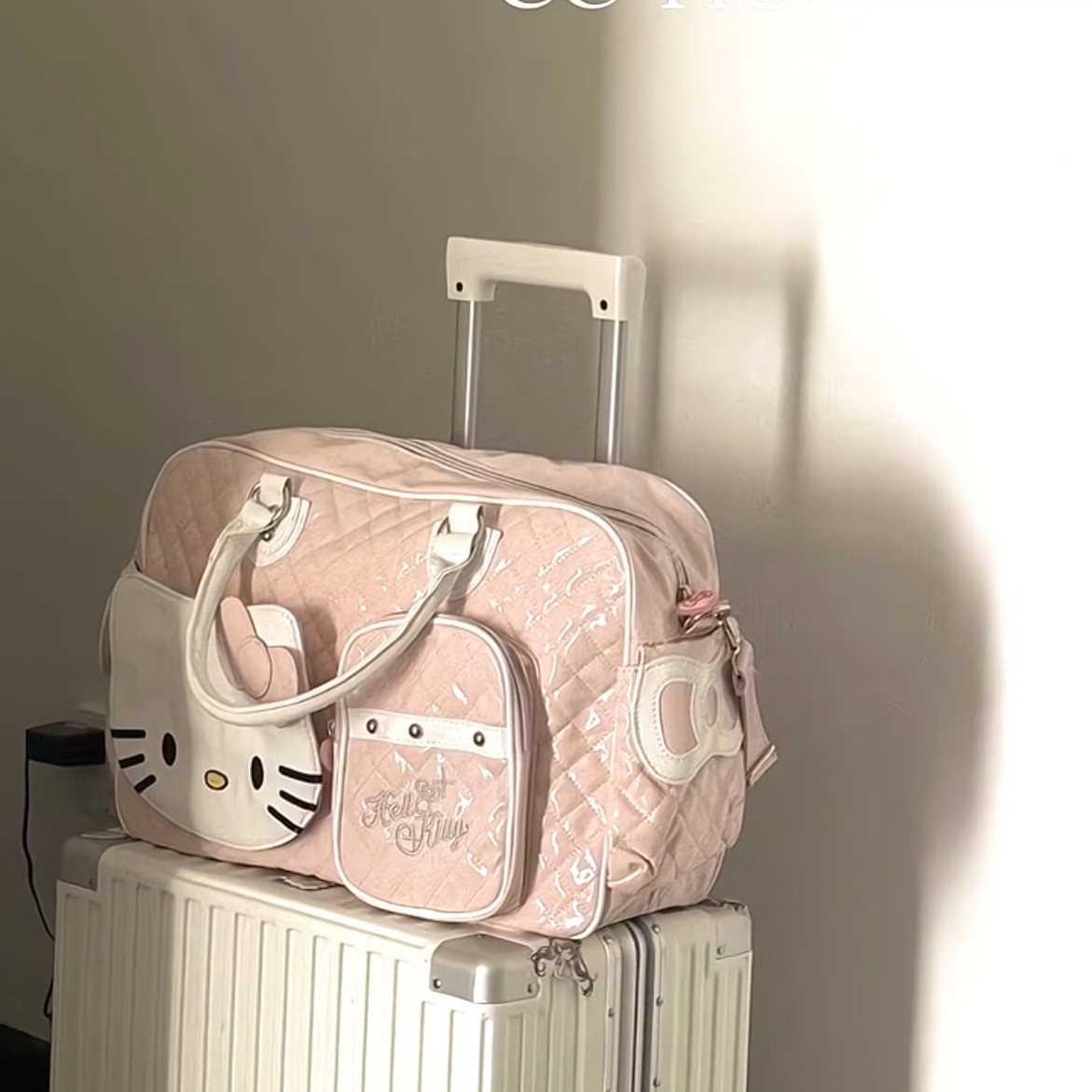 Hellokitty出门旅行包女生PU亮面开学行李包短途出游手提轻便挎包