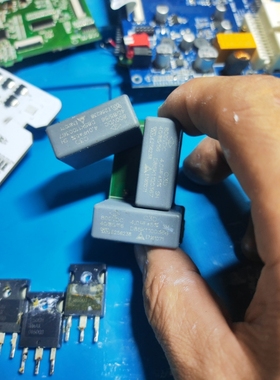 适用新能源哪吒u405K 800VDC 4.0UF 800V 高压滤波薄膜电容