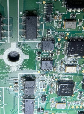 HC132A HC126A 适用蔚蓝5新能源BMS缓冲器和线路驱动器逻辑IC全新