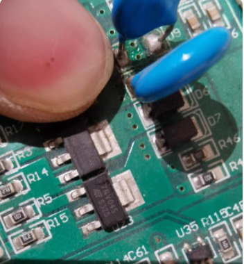 7NV04P  7NV04S 汽车电脑板贴片三极管SOT223  3脚现货