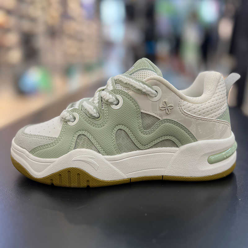 安踏2024春夏新款女士经典百搭板鞋潮流舒适运动休闲鞋122428061