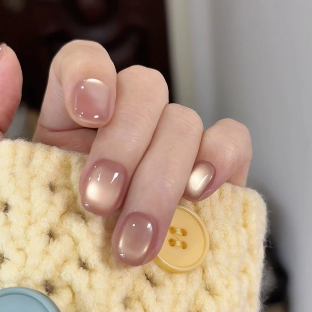 粉肉手工穿戴甲春款气质显白玻璃珠猫眼高级美甲日常新款指甲贴片,彩妆/香水/美妆工具,穿戴甲/甲片,淘宝优惠券,粉丝福利购,淘宝优惠卷