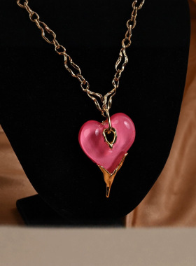 鬼才款红色复古爱心项链高级感时尚精致百搭锁骨链配饰