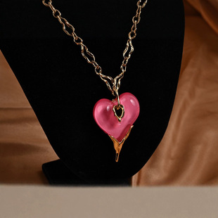 鬼才款红色复古爱心项链高级感时尚精致百搭锁骨链配饰