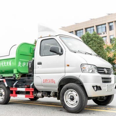 国六东风小霸王3方勾臂垃圾车 小型汽油环卫垃圾运输车