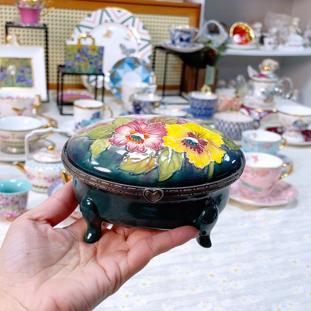 孤品捡漏无完美 纯手绘釉下四足鼎立首饰盒 摆件,餐饮具,瓷器套装,淘宝优惠券,粉丝福利购,淘宝优惠卷