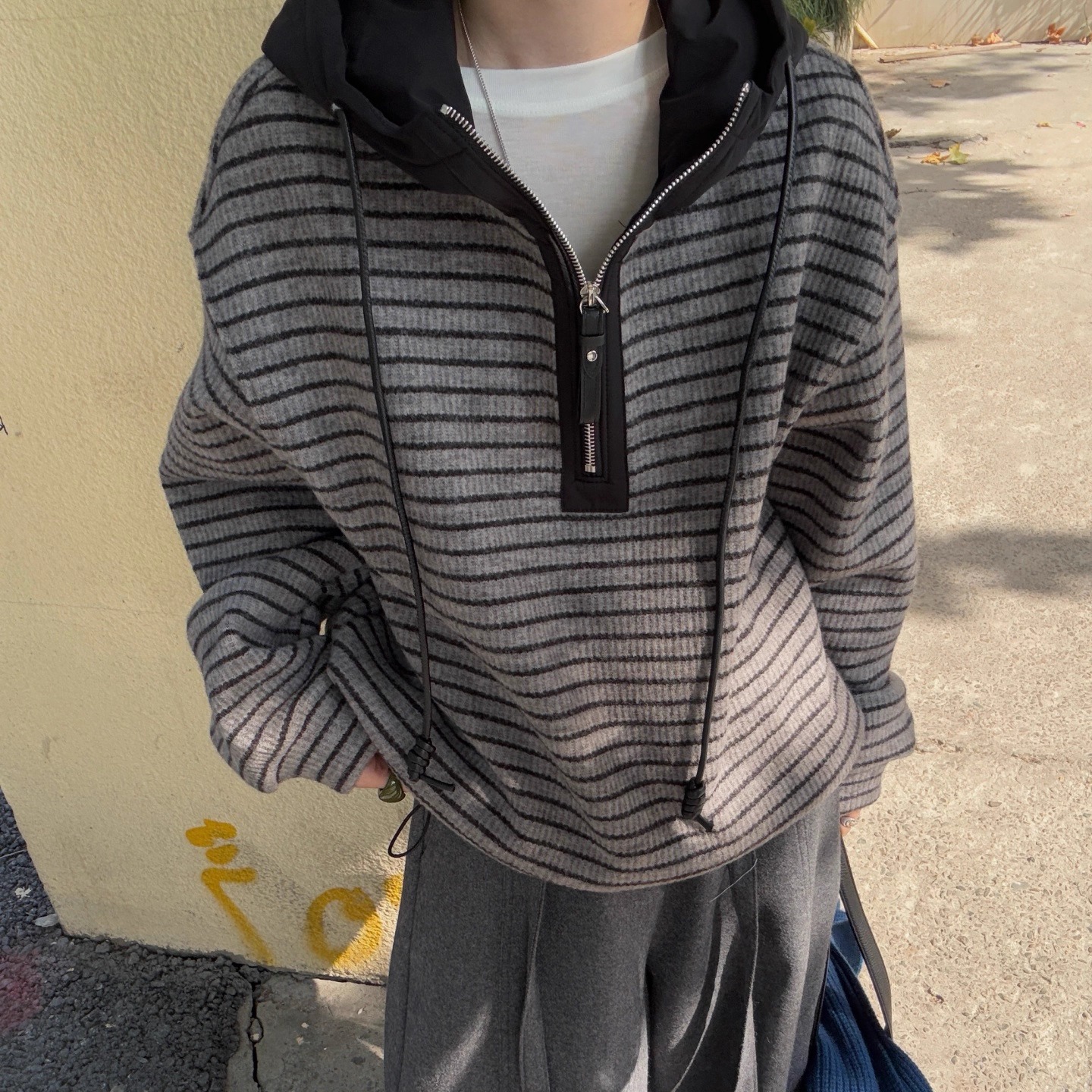 休闲条纹撞色显瘦连帽卫衣