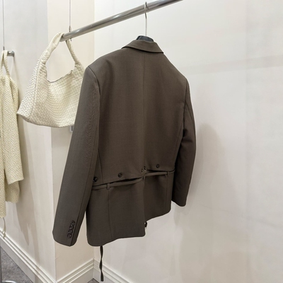 镂空纽扣系带设计感气质西装