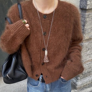 欧洲站2025冬装新款超软糯拉毛羊绒短款开衫女单排扣圆领毛绒毛衣