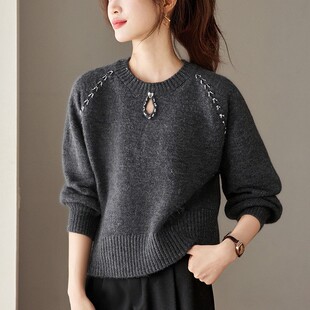 宽松短款毛衣女漂亮减龄上衣2025新款冬装灰色圆领保暖打底衫显瘦