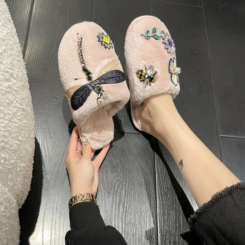 优雅水钻蜻蜓刺绣毛毛拖鞋