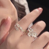 山茶花戒指闺蜜简约立体花朵ins小众设计轻奢高级感开口可调节