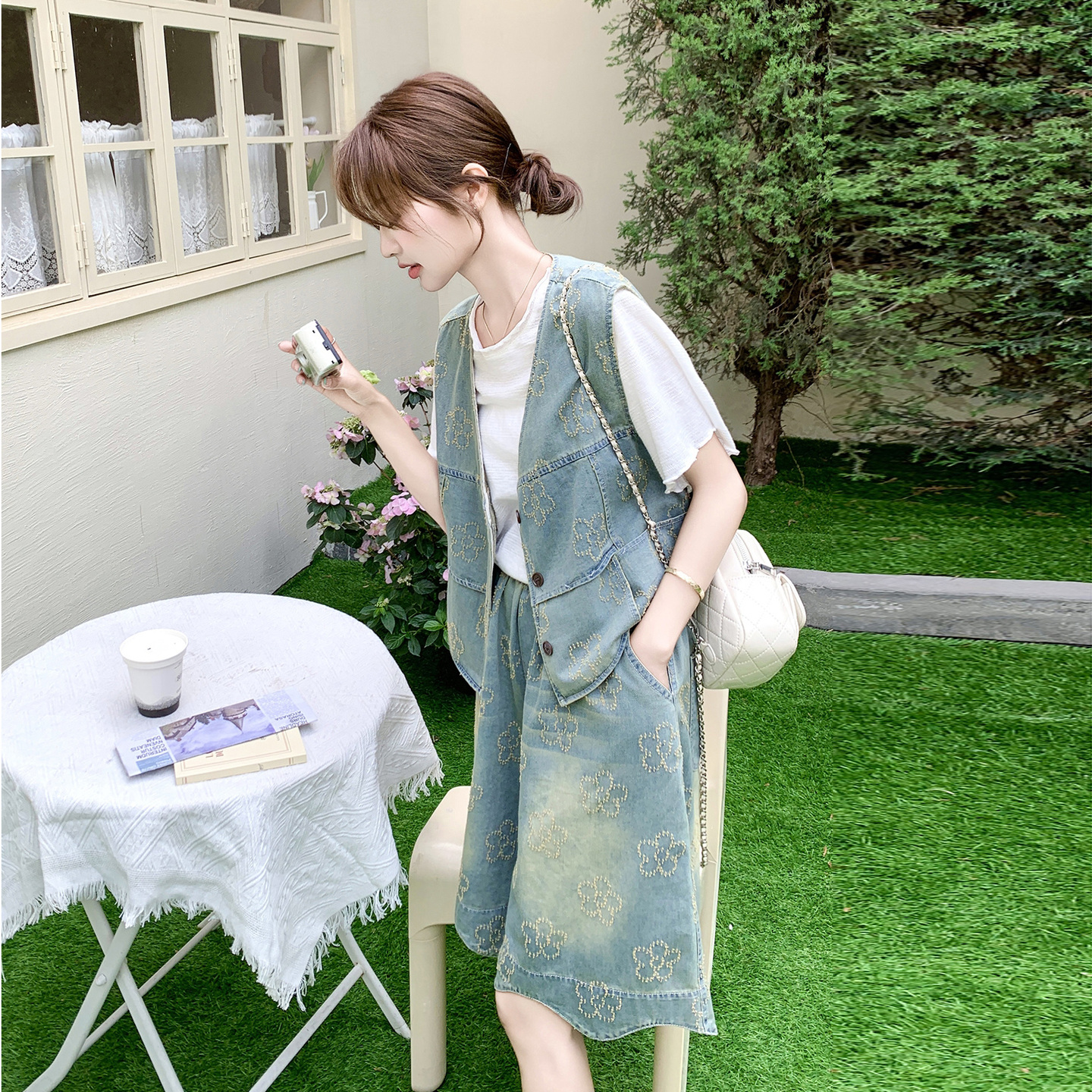 港风绝美独特刺绣牛仔套装女2025夏季新款马甲T恤阔腿短裤三件套
