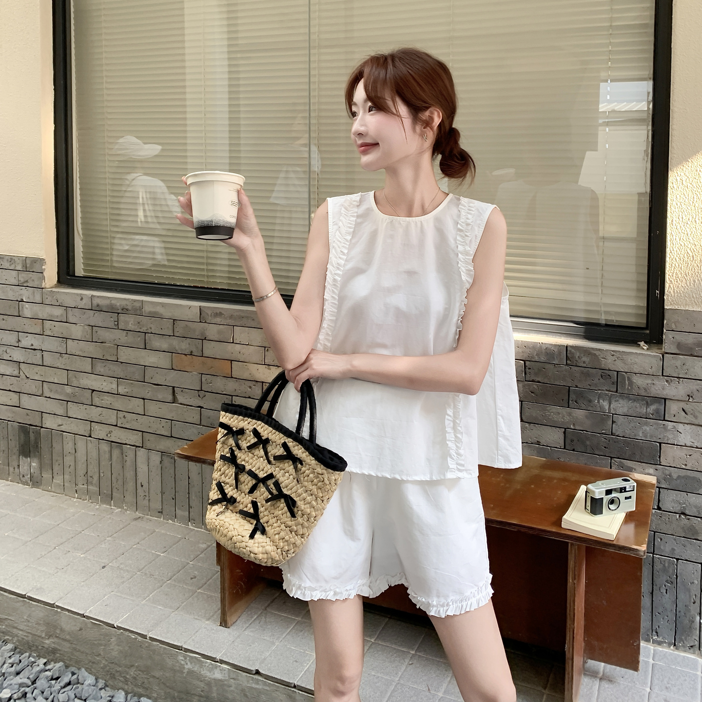 白色少女感清纯系减龄无袖背心套装女2025夏季新款阔腿短裤两件套