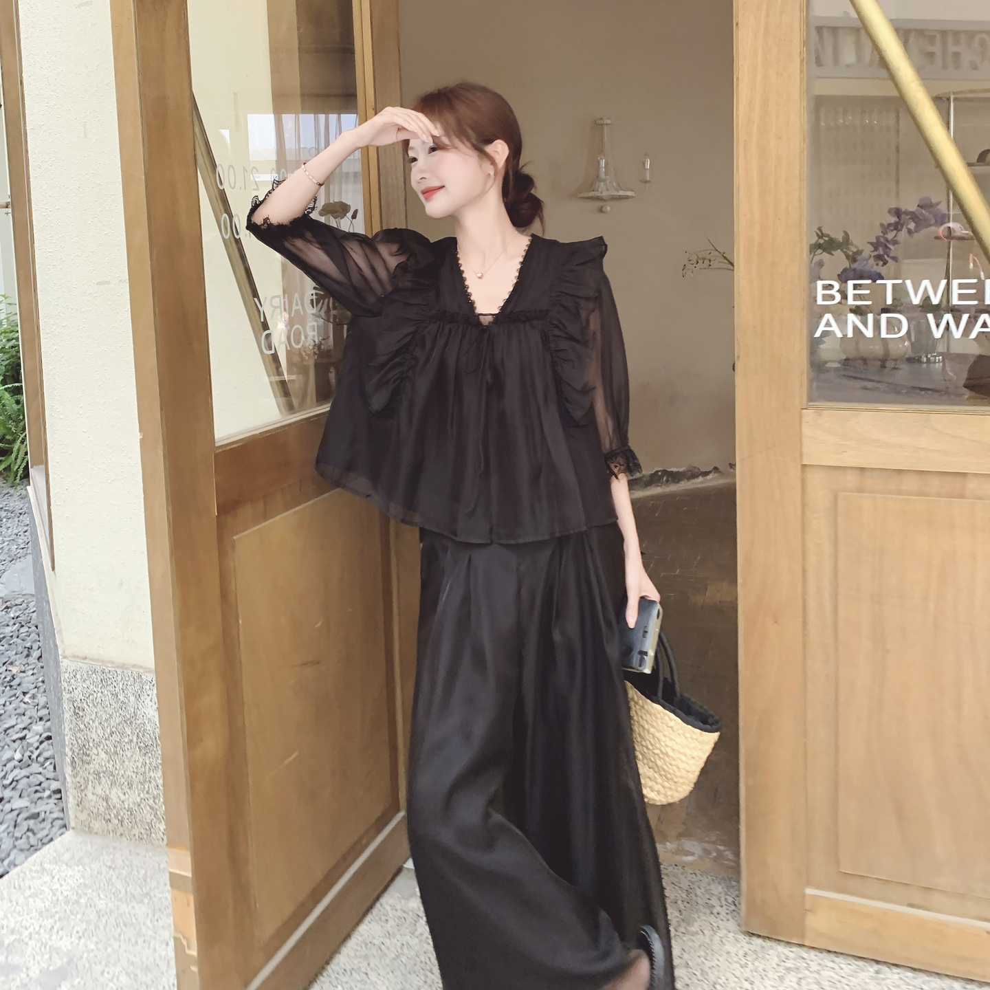 黑色法式复古轻熟风浪漫性感上衣套装女2025夏季新款阔腿裤两件套