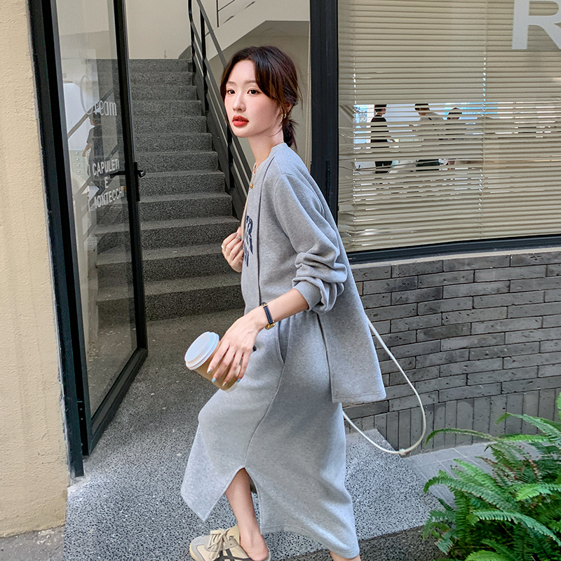 灰色学院风减龄字母印花卫衣套装裙女2025秋季新款半身长裙两件套