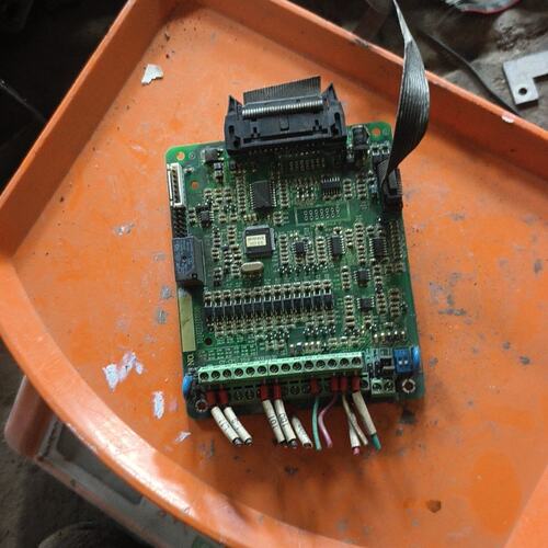 议价康沃变频器主板CV-CPU V0.8，品，外观成色如图，可维修