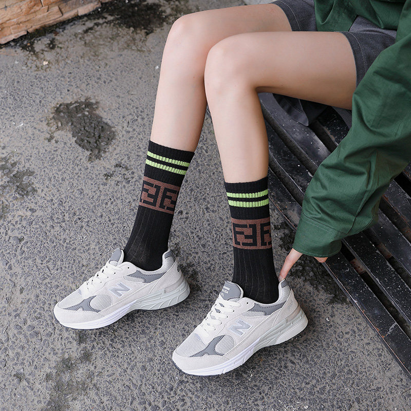 女袜子潮韩版个性高筒条纹双f字母袜 中筒潮袜街拍篮球学院风袜子