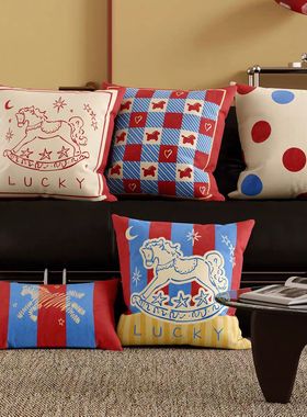 卡通线条木马抱枕马年抱枕靠垫床头居家靠枕办公午睡枕沙发枕头